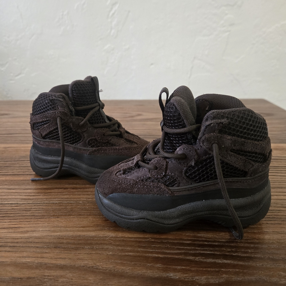 Kids Yeezy Desert Boot ‘Oil’  Kids US 6 - Picture 4 of 16